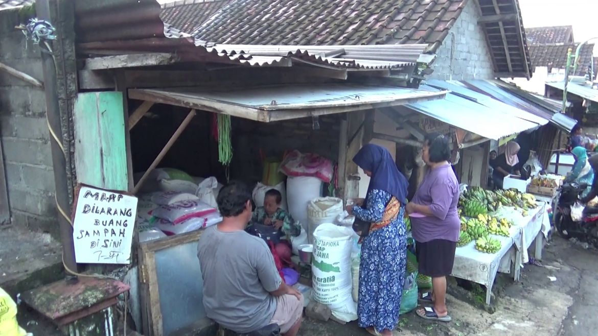 Pedagang beras keluhkan turunnya penjualan