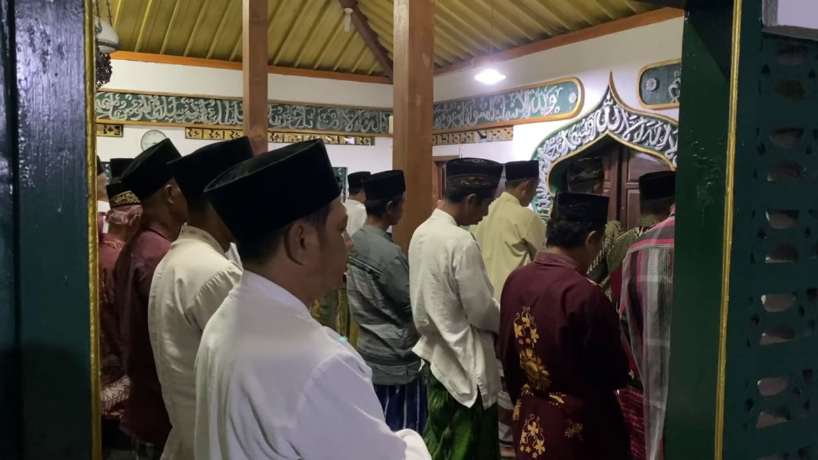 Jamaah Masjid Aaolia Gunungkidul Sudah Mulai Tarawih