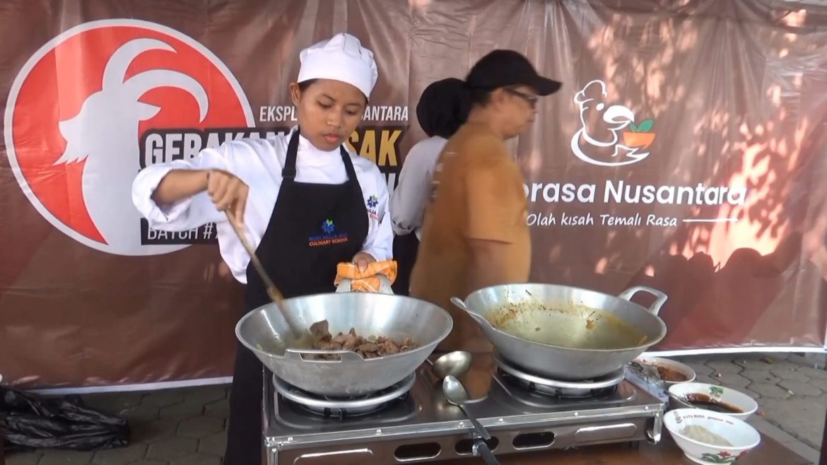 Gerakan Memasak Daging Kurban Bantu Warga Kurang Mampu