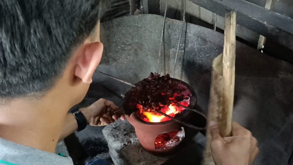 Jasa Bengkel Masakan Daging Qurban Ramai Diserbu Pelanggan