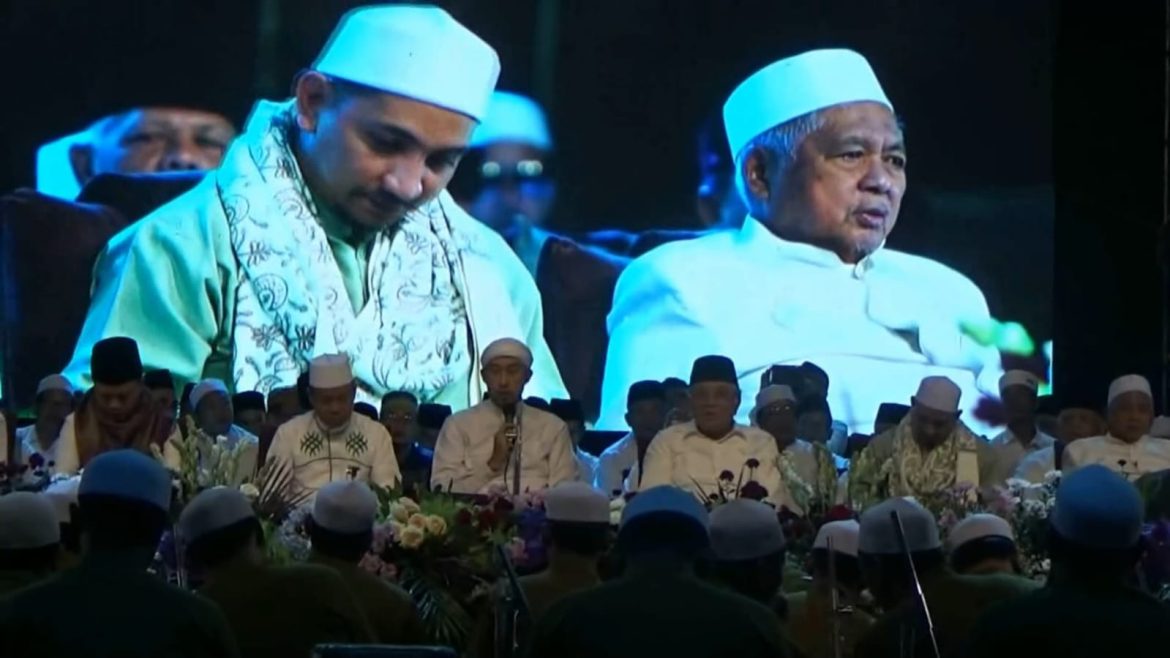 Ribuan Umat Islam Bersholawat Di Sekolah Bertaraf Internasional