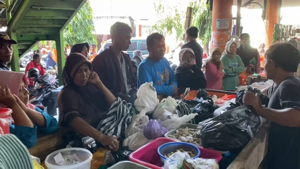 Pasca Idul Adha, Jasa Penggilingan Daging Dipadati Warga