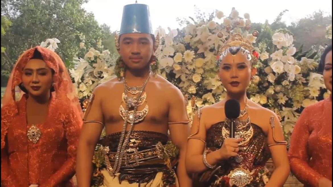 Prosesi Nikah Adat Jawa Di Candi Borobudur