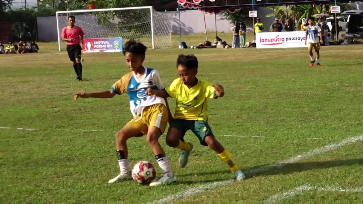 Sepak Bola Mendidik Anak Berkarakter