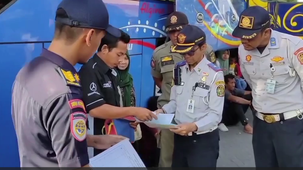 Sidak, 7 Bus Pariwisata Kena Tilang Di Parkiran Senopati