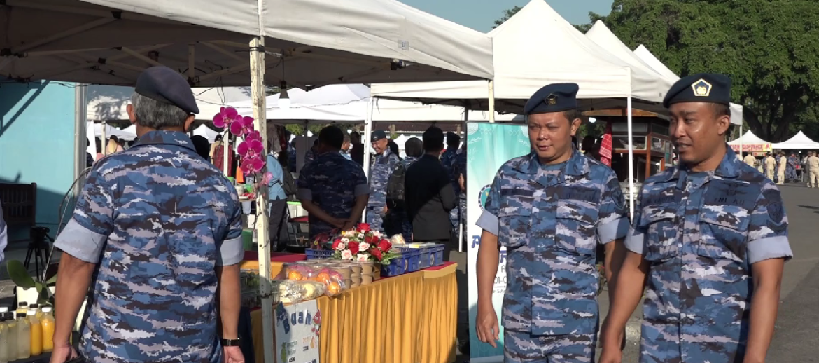 Ratusan Stand Meriahkan Bazar Memperingati Hari Bakti Ke 77  TNI AU