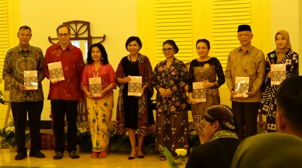 Buku Batik Pakualaman Antara Tradisi, Sastra Dan Wastra