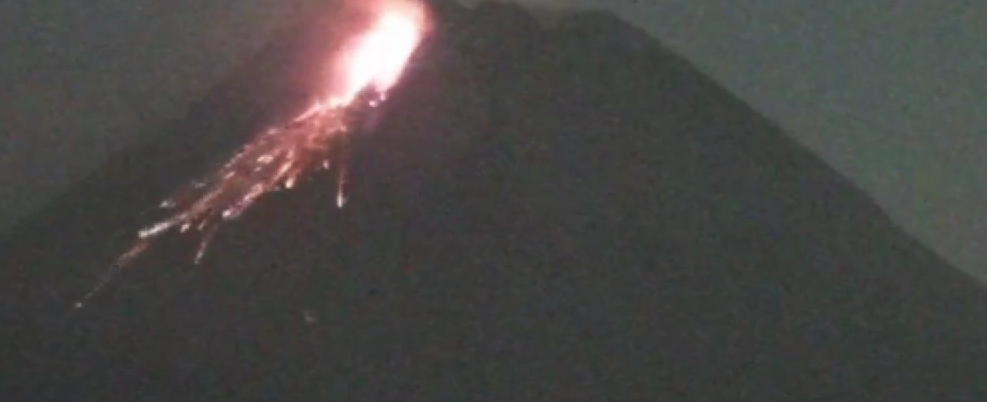 Awan Panas Guguran Merapi