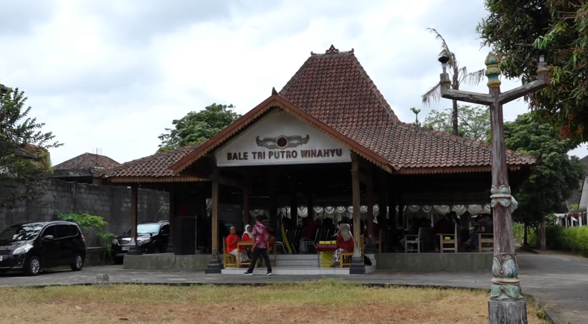 Sekarjagad Lestarikan Batik Rakyat