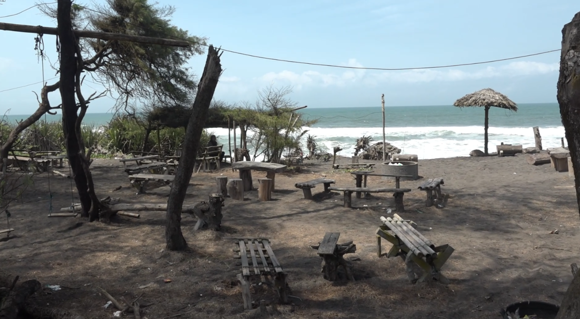 Pesisir Tepi Pantai Tasih Asri