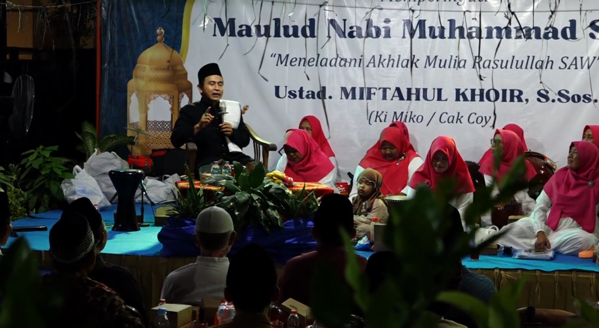 Pengajian dan Pentas Hadroh Peringati Maulid Nabi Muhammad SAW