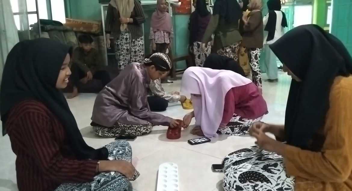 Lomba Permainan Tradisional dan Busana Jawa Dalam Rangka HUT Kota Yogyakarta