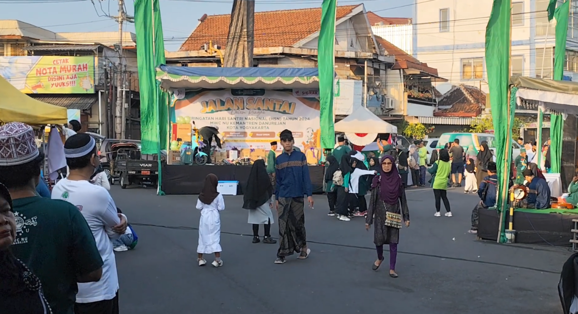 Hari Santri Disambut Dengan Jalan Santai Bersama