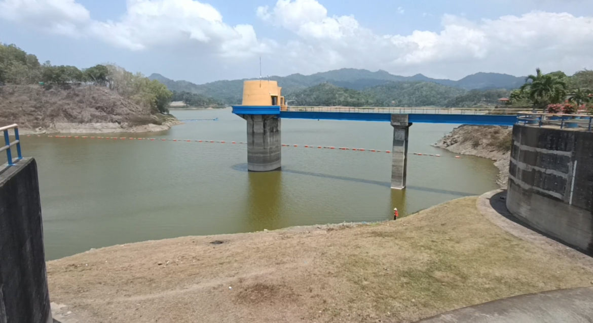 Kemarau, Tinggi Permukaan Air Waduk Sermo Susut 9 Meter