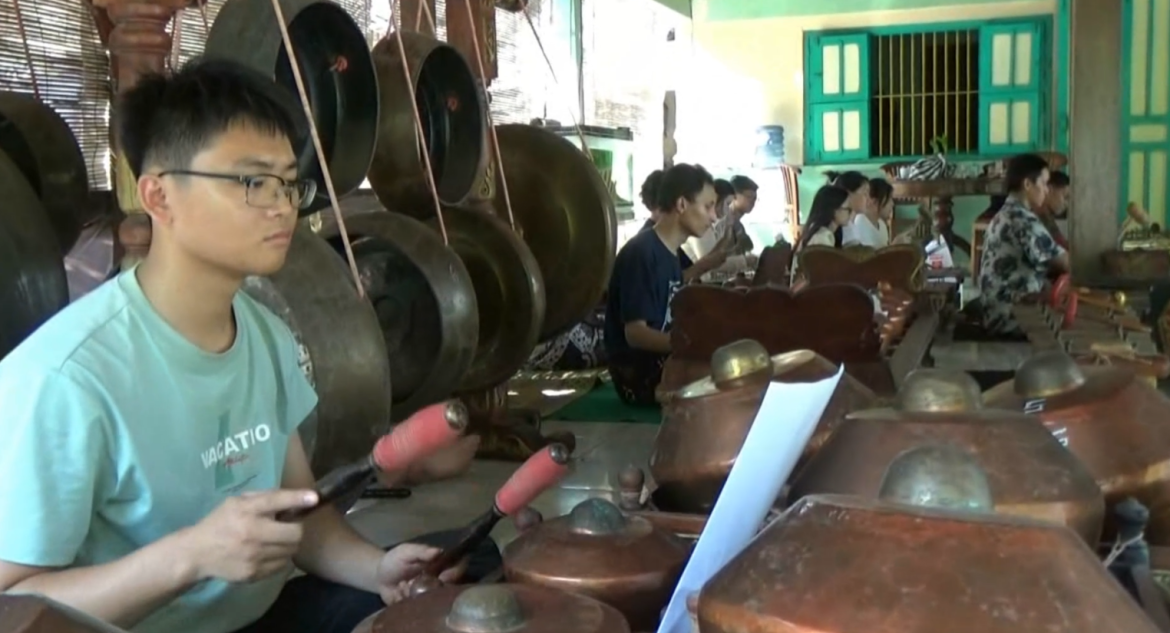 Mahasiswa Cina Antusias Belajar Gamelan di Sleman