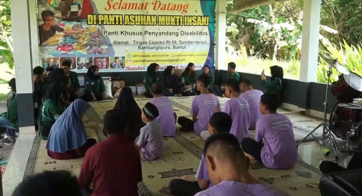 Peringati Sumpah Pemuda Aksi Sosial di Panti Disabilitas