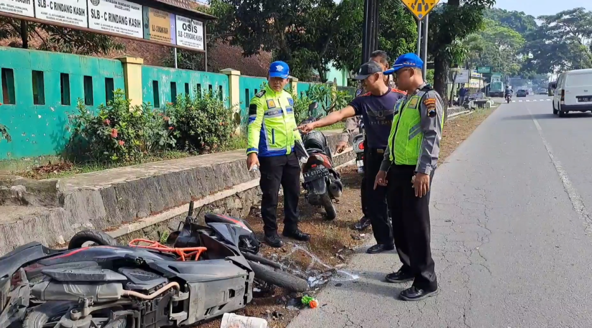 Laka Adu Banteng Dengan Pelajar 1 Tewas