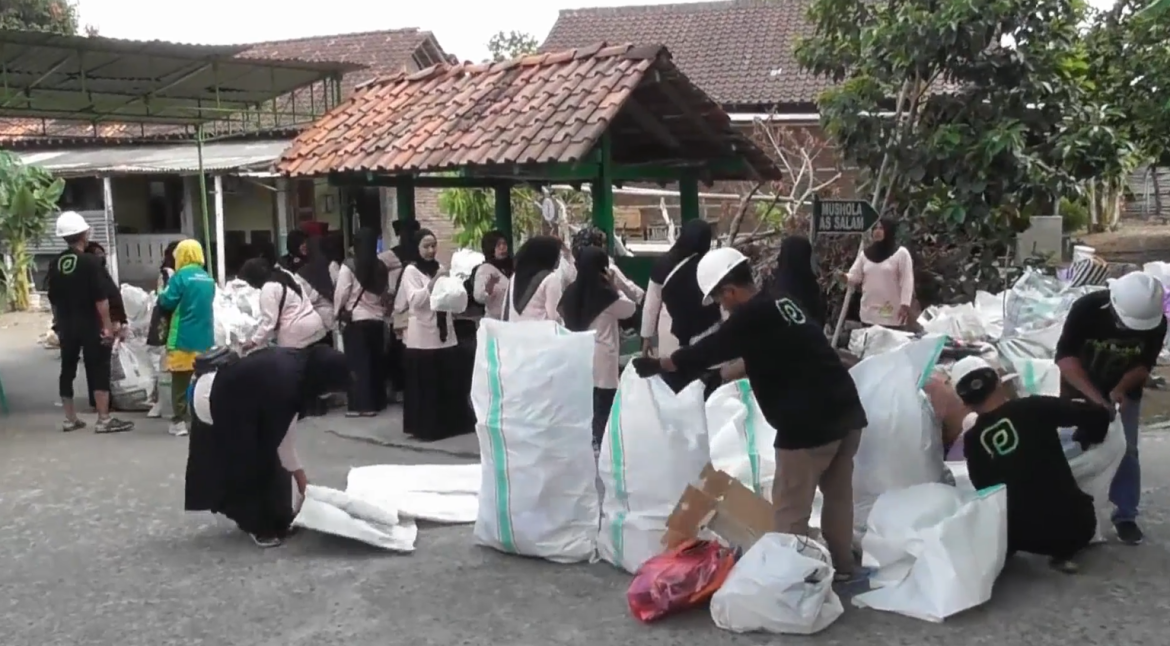 Lomba Kebersihan Lingkungan Bijak Kelola Sampah