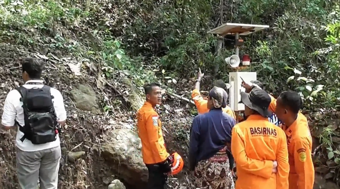 Observasi Retakan Tanah di Komplek Makam Raja-Raja Mataram Imogiri