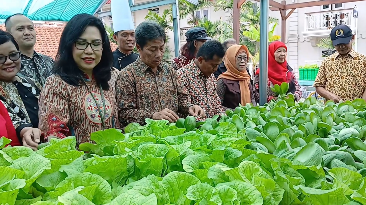 Proyeksikan DAK Atap Beton Sebagai Lahan Pertanian di Masa Depan