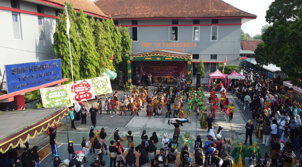 Ratusan Generasi Alfa Lakukan Flashmob Tarian Nusantara