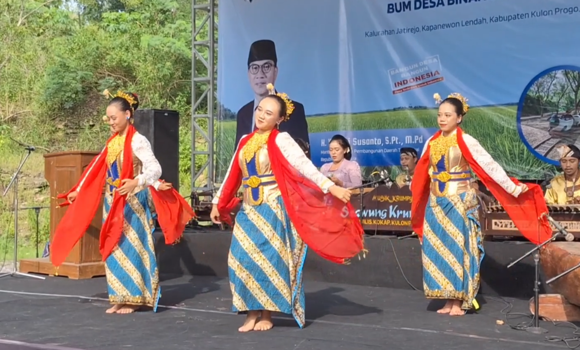 Jamboraken Kesenian Tradisional Krumpyung Lengger lan Gejog Lesung