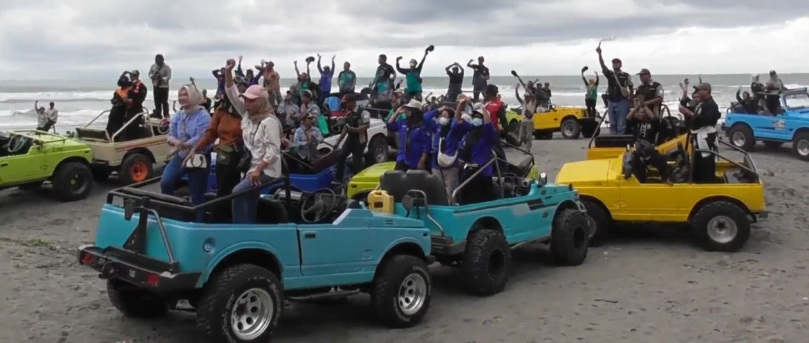 HUT Polairud Relawan dan Komunitas Jeep Wisata Beri Kejutan