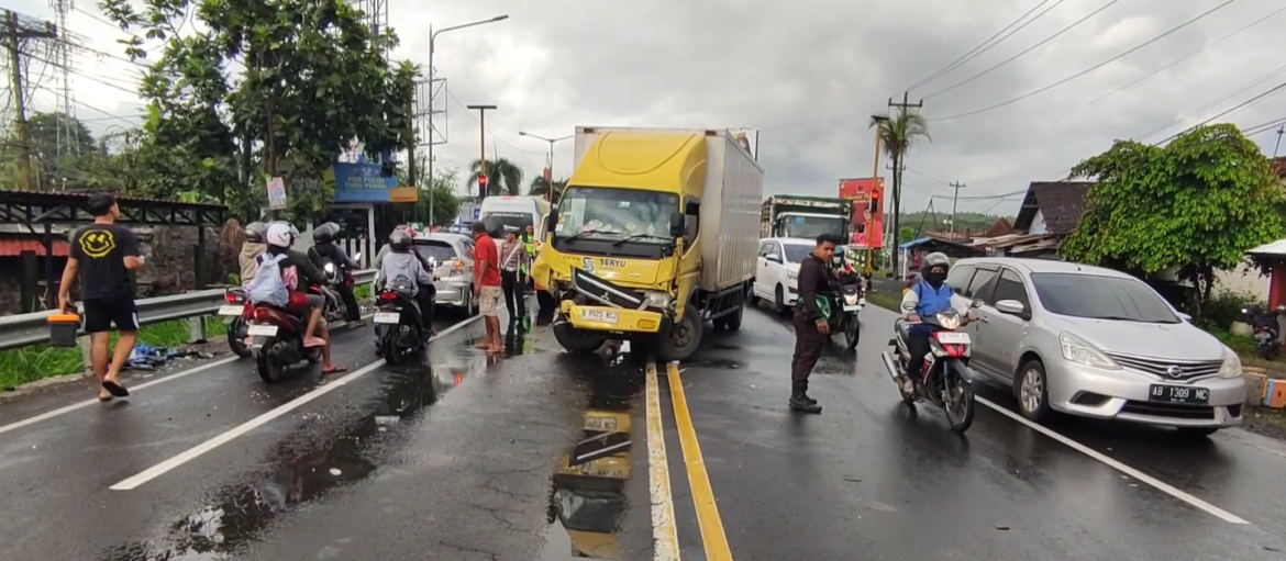 Laka Beruntun, Sopir Diduga Mengantuk